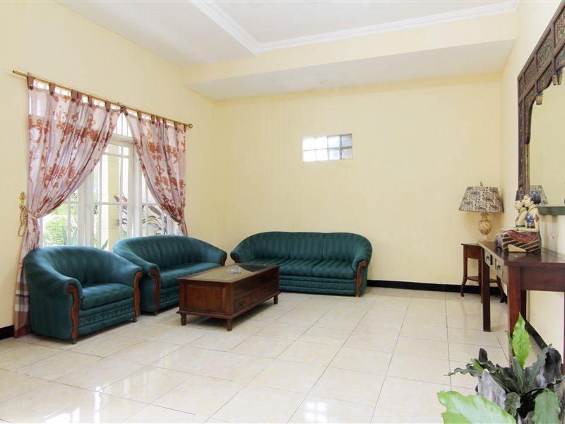 Jj House Gejayan Hotel Kejayan Exterior foto